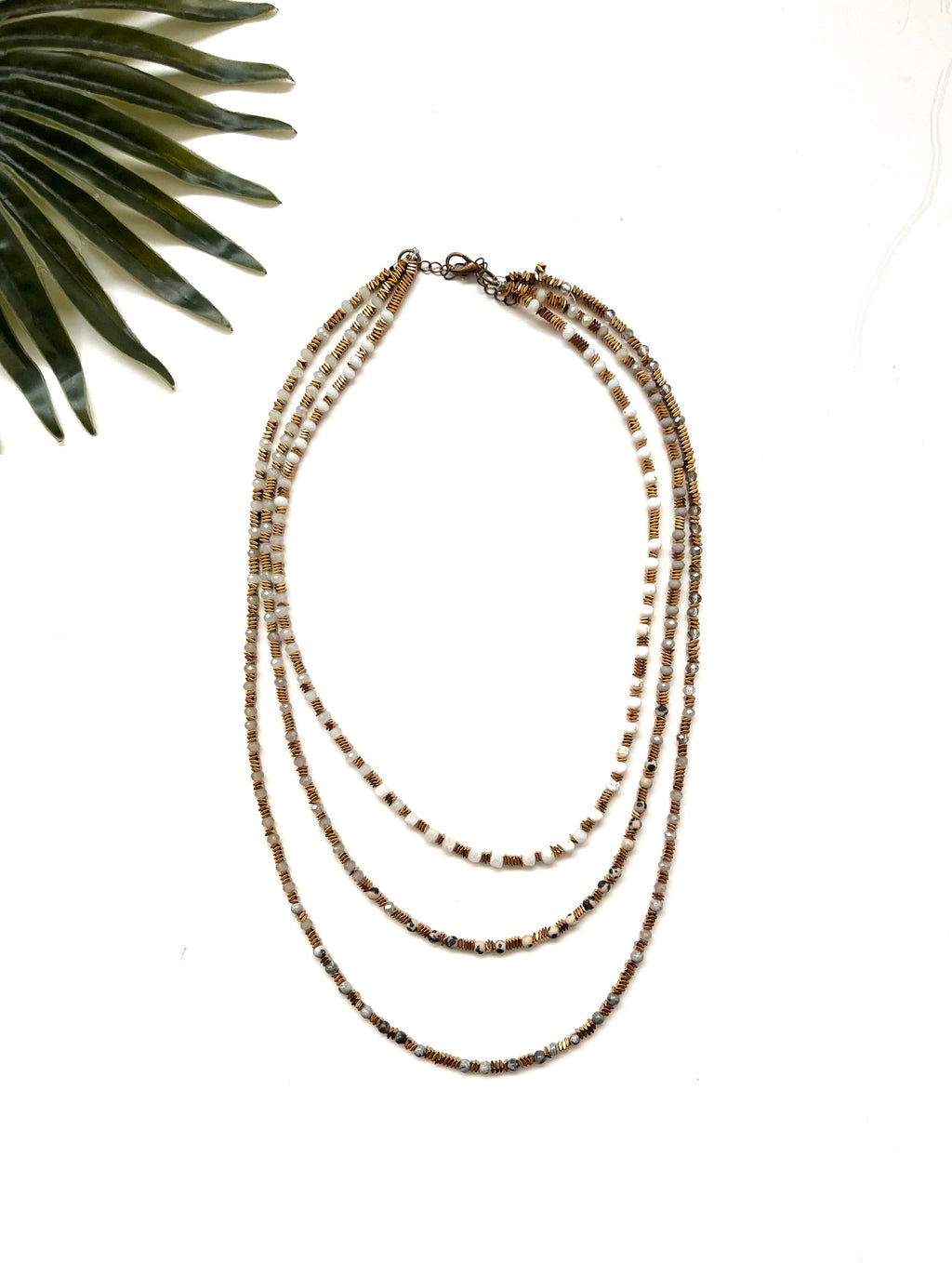 groove delicate tiered necklace - white mix