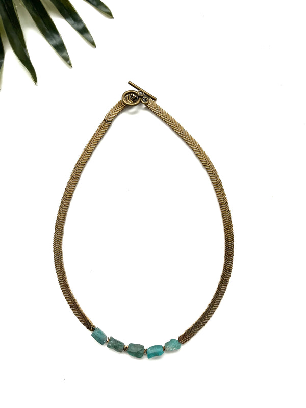groove short necklace - raw blue apatite