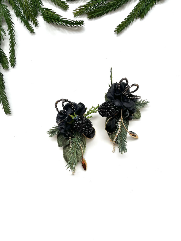 holiday garden party earrings - V