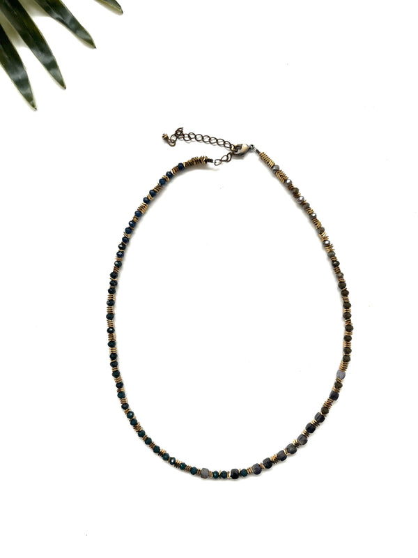 groove delicate necklace - navy and black mix