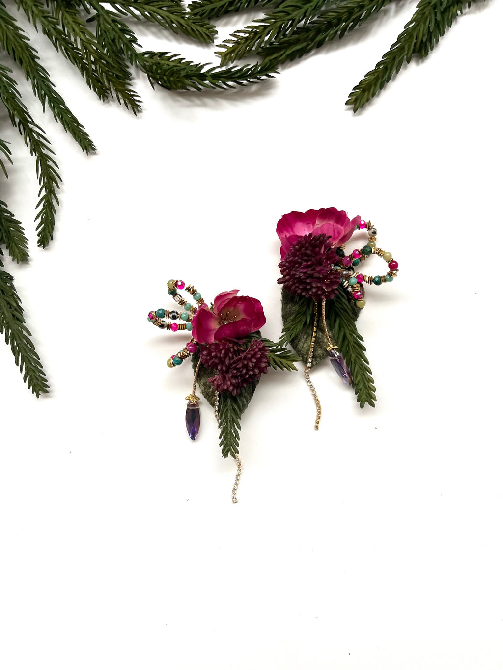 holiday garden party earrings - dainty V