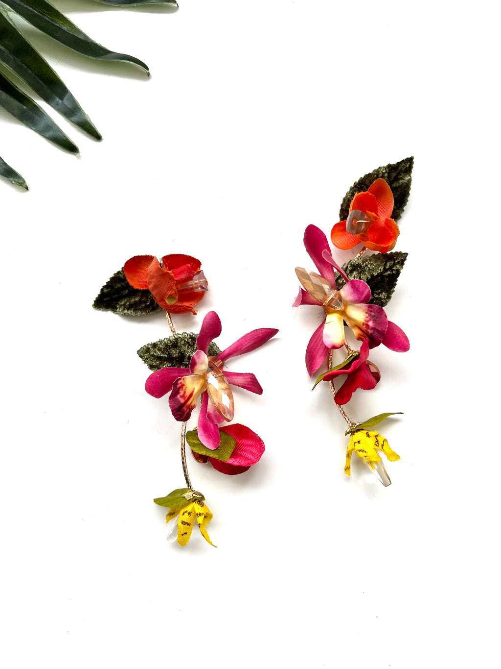 dainty garden party cascade - fiesta I