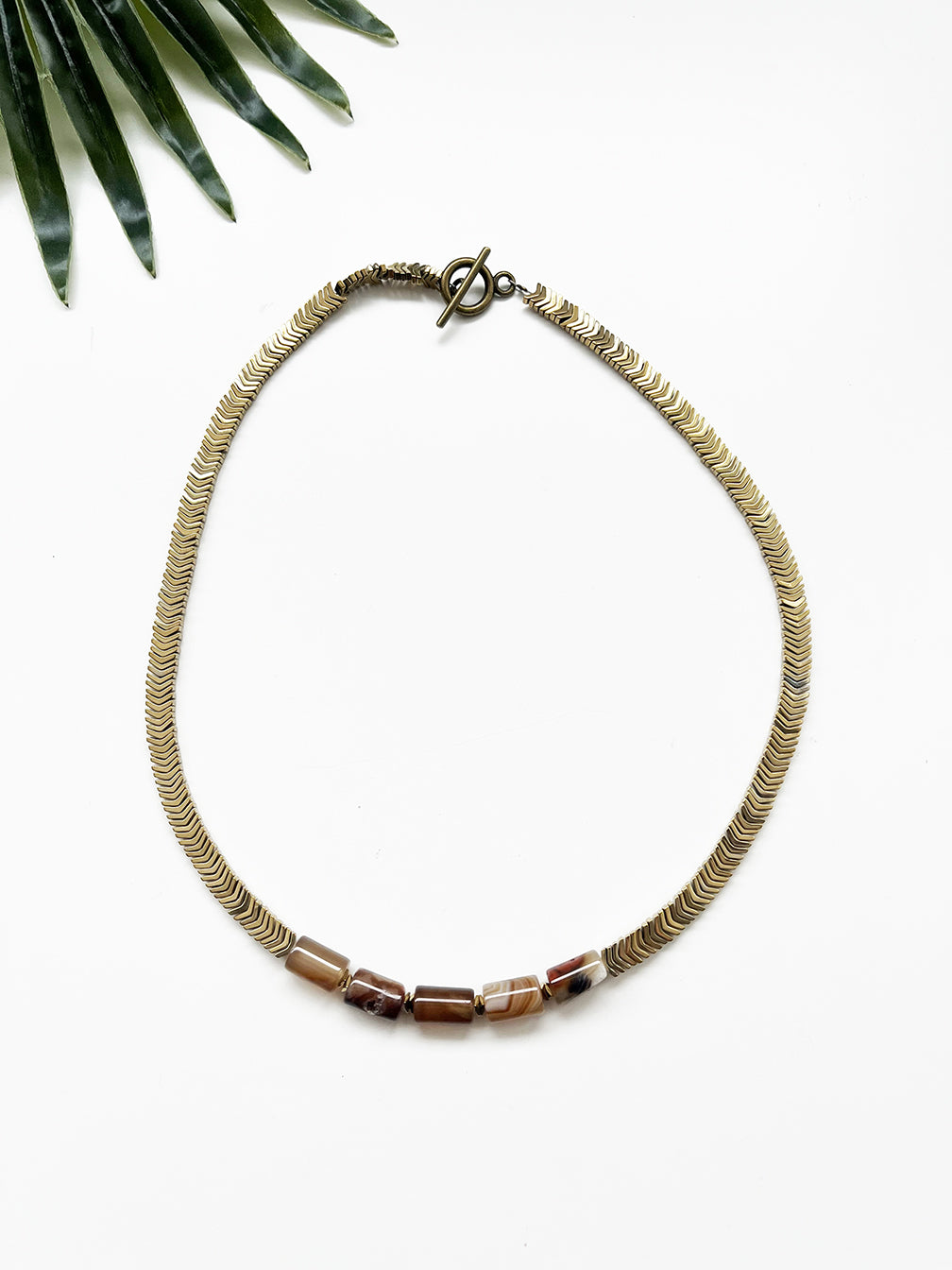 mocha mousse groove short necklace - agate