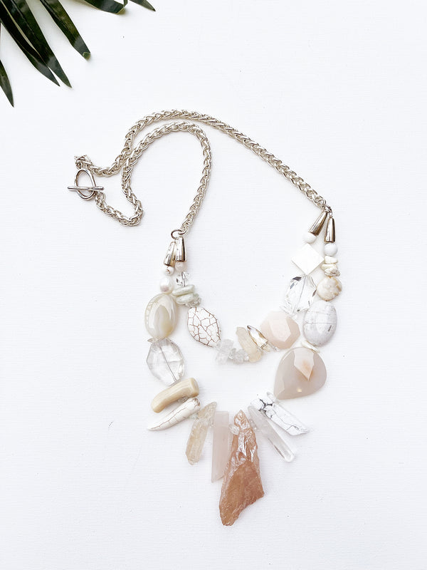 renegade necklace - white and peach mix