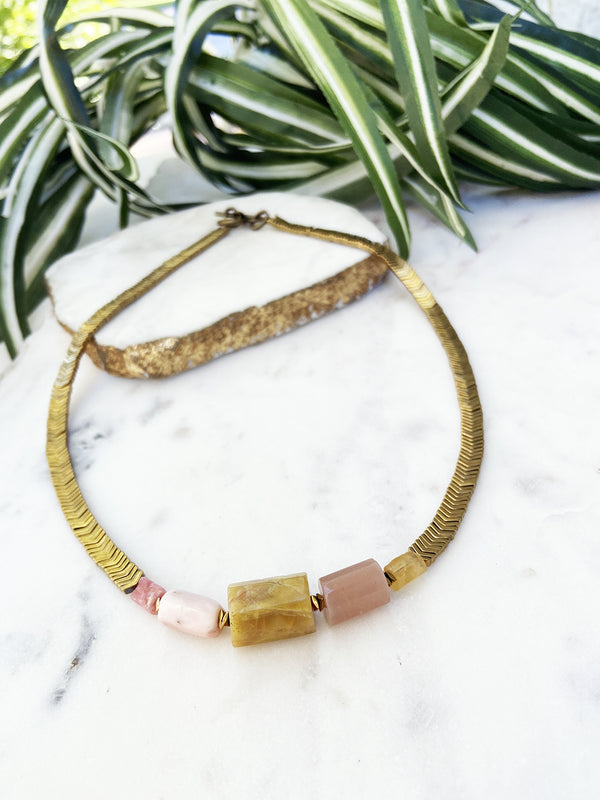 groove short necklace - pink and yellow