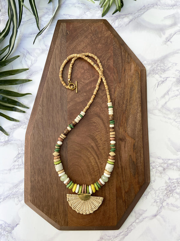 globetrotter necklace - lime green mix