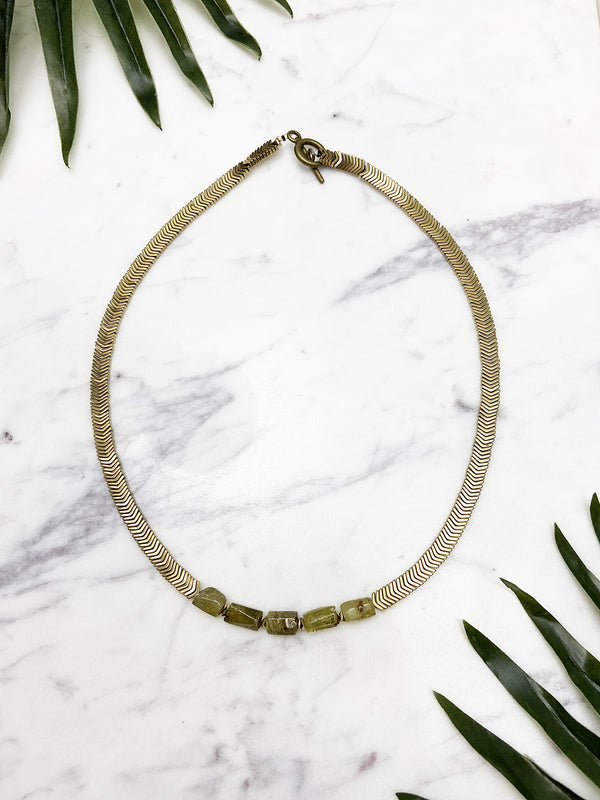 groove short necklace - green apatite